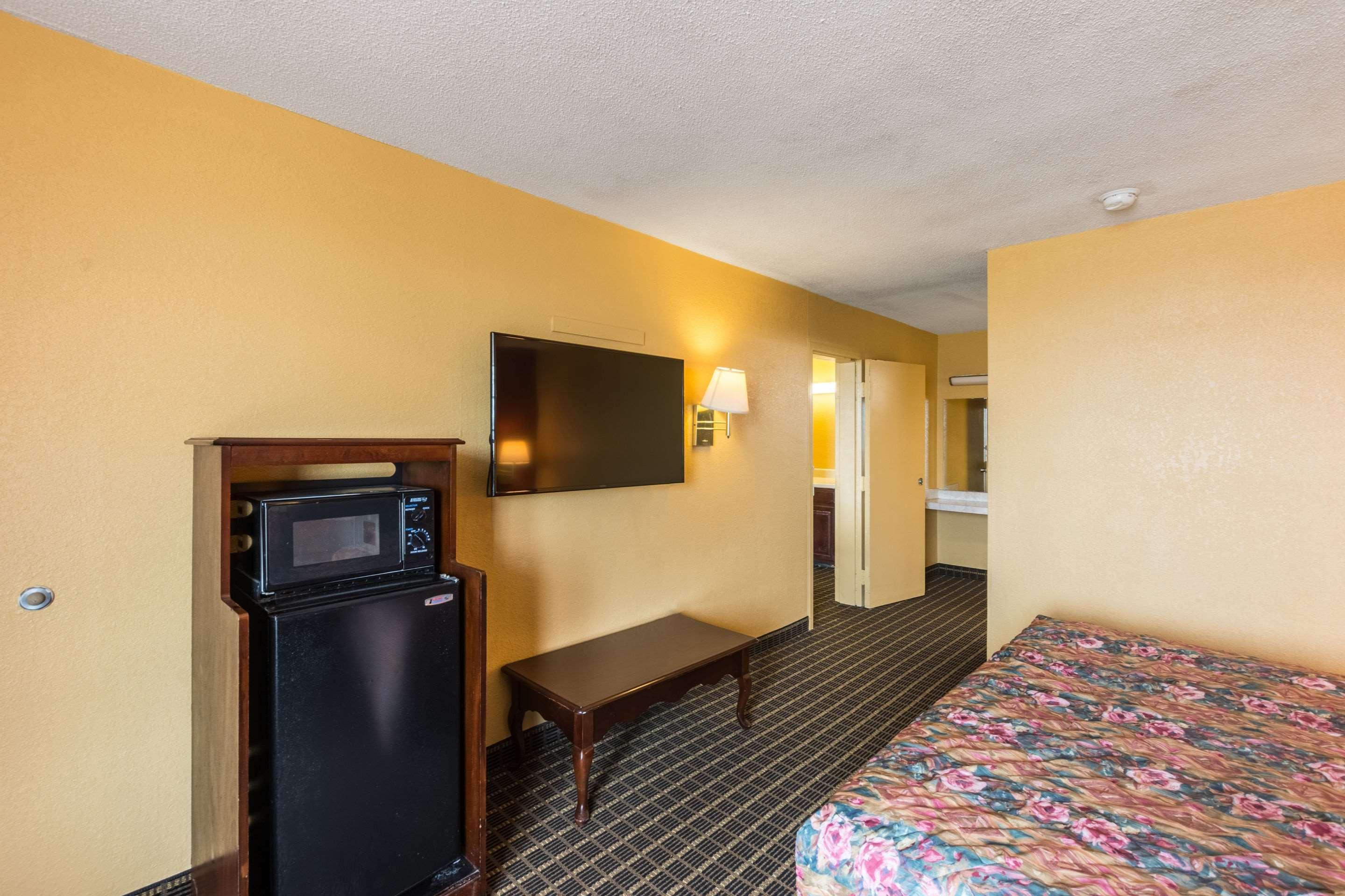 Econo Lodge Inn & Suites Оринджберг Экстерьер фото